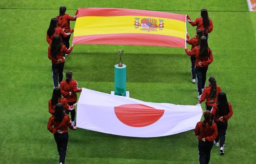 ワールドカップ日本国旗が誇らしく掲げられる